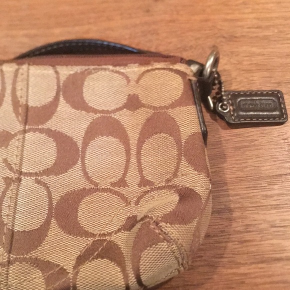 Coach Wristlet. Never used! - Picture 3 of 3